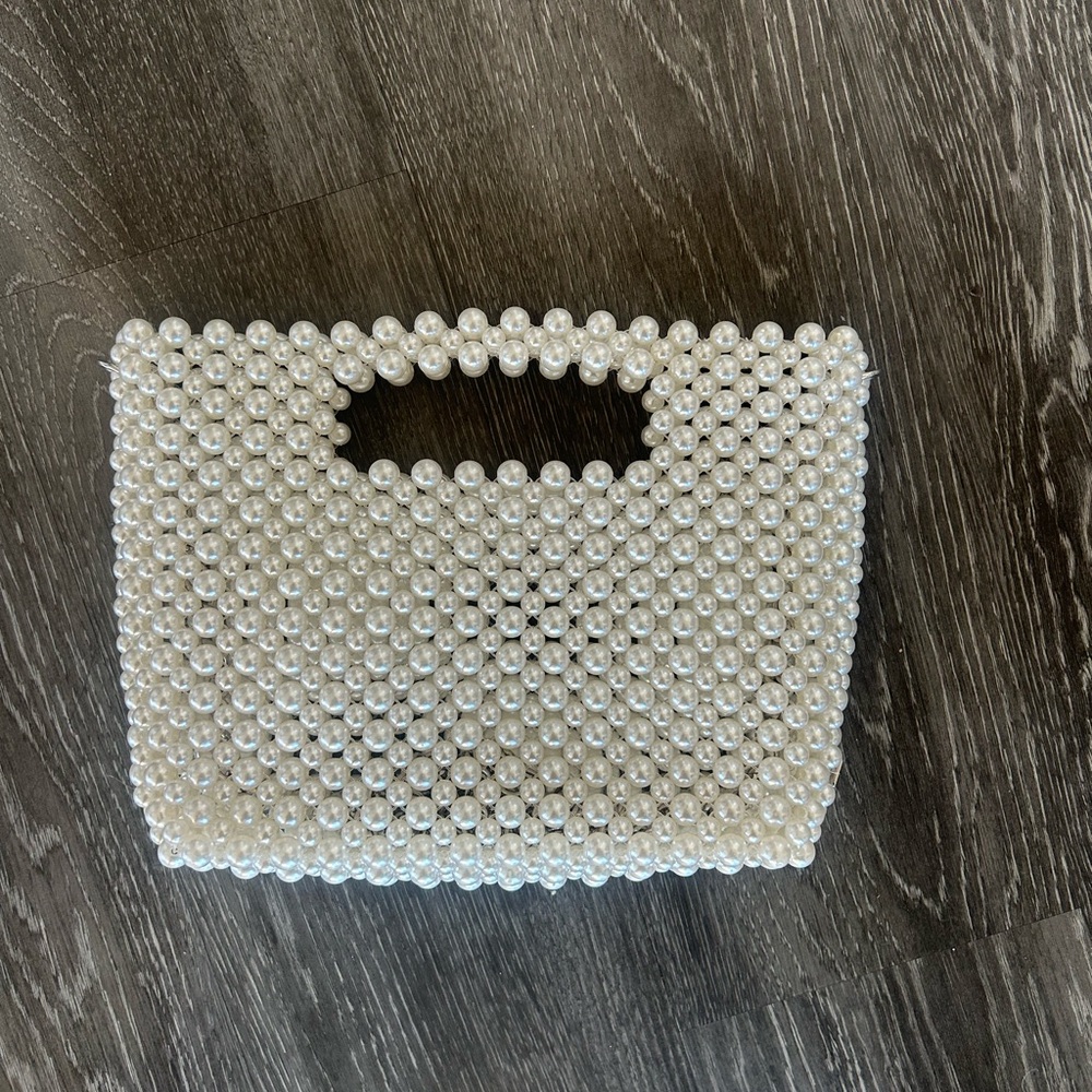 Elegant Pearl Beaded Handbag